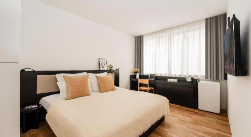 Hotel Base-Wending Service Apartment-Shanghai Xujiahui Location 3*