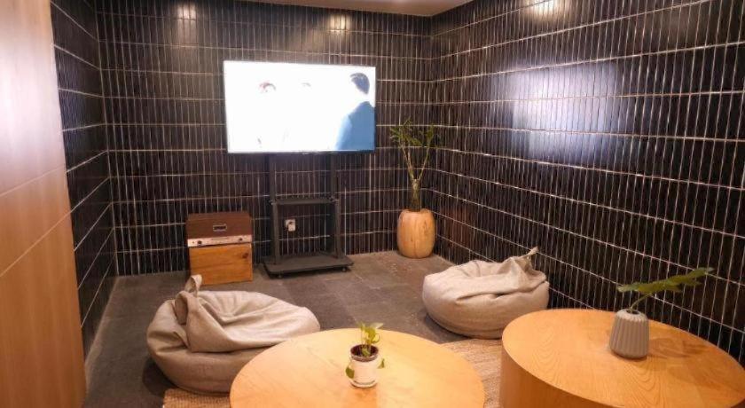 Hotel Base-Wending Service Apartment-Shanghai Xujiahui Location 3*